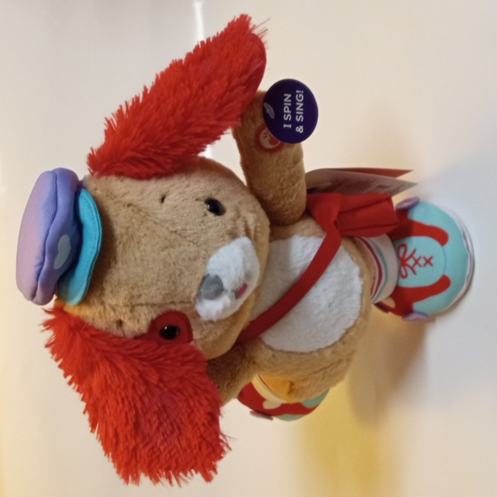 Hallmark Valentine Special Delivery Roller Skating Pup Singing Plush With Tags